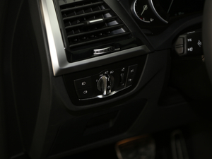 2018xDrive 25i M\b п؅^