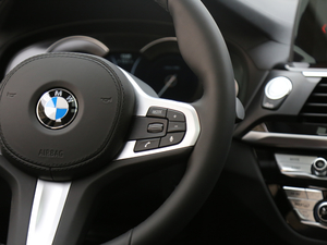 2018xDrive 25i M\b п؅^