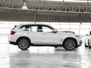 2018xDrive 28i Ab w^