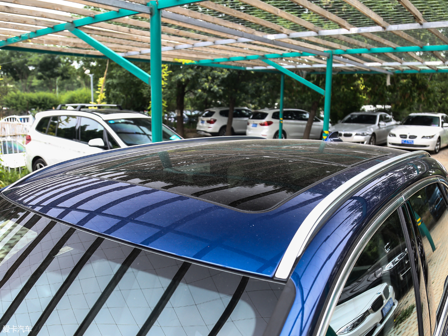 2018R2ϵ܇ 218i \b