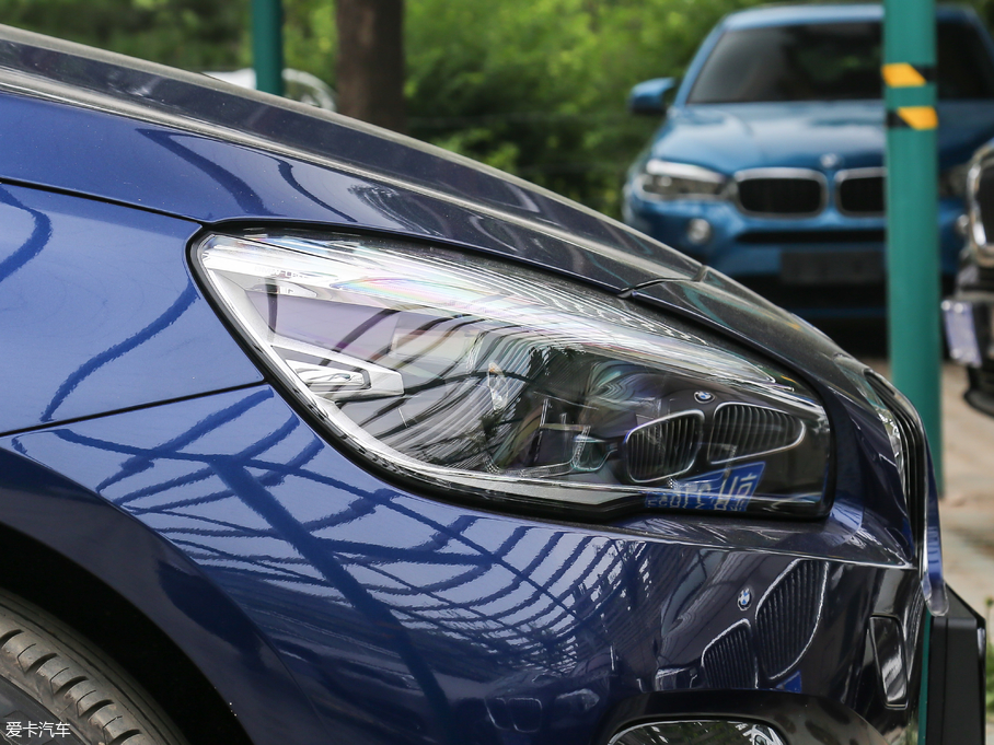 2018R2ϵ܇ 218i \b