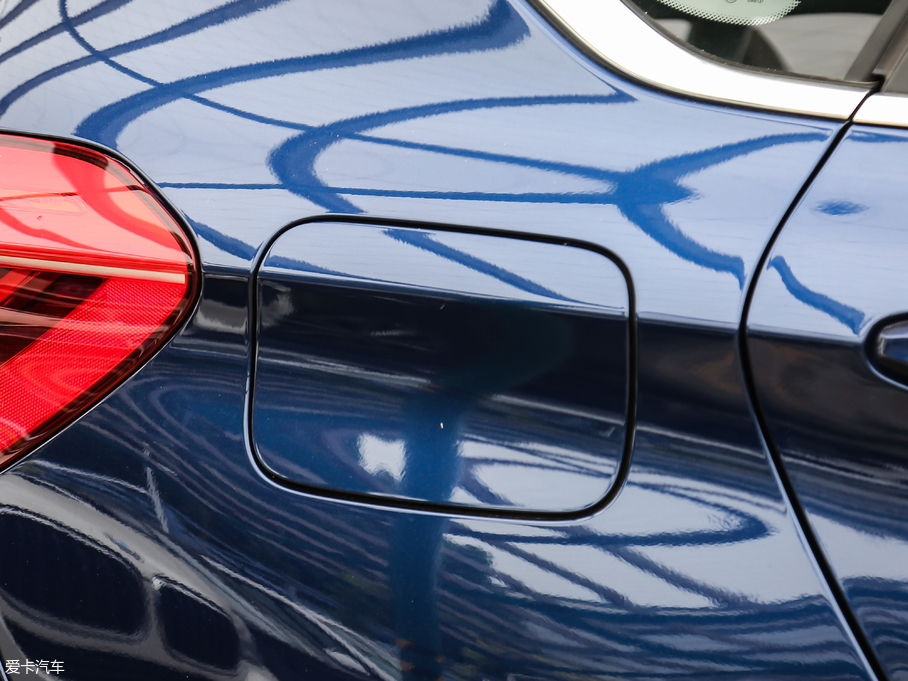 2018R2ϵ܇ 218i \b