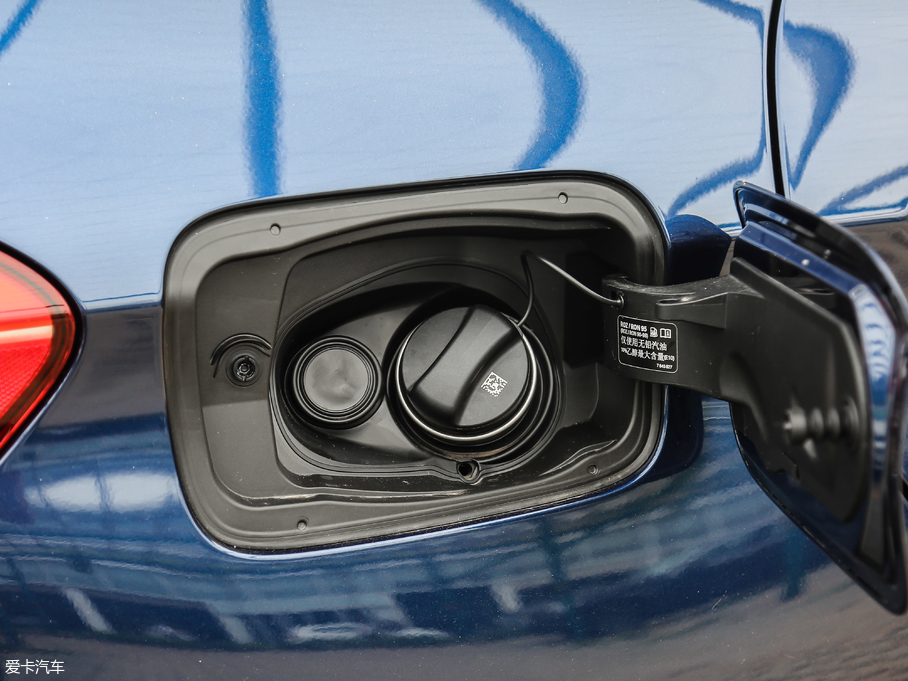 2018R2ϵ܇ 218i \b