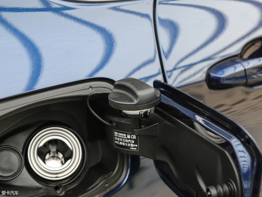 2018R2ϵ܇ 218i \b