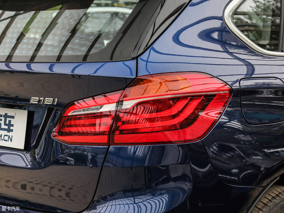 2018R2ϵ܇ 218i \b