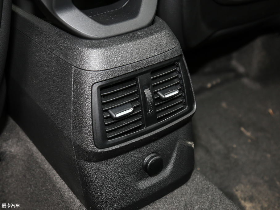 2018R2ϵ܇ 218i \b