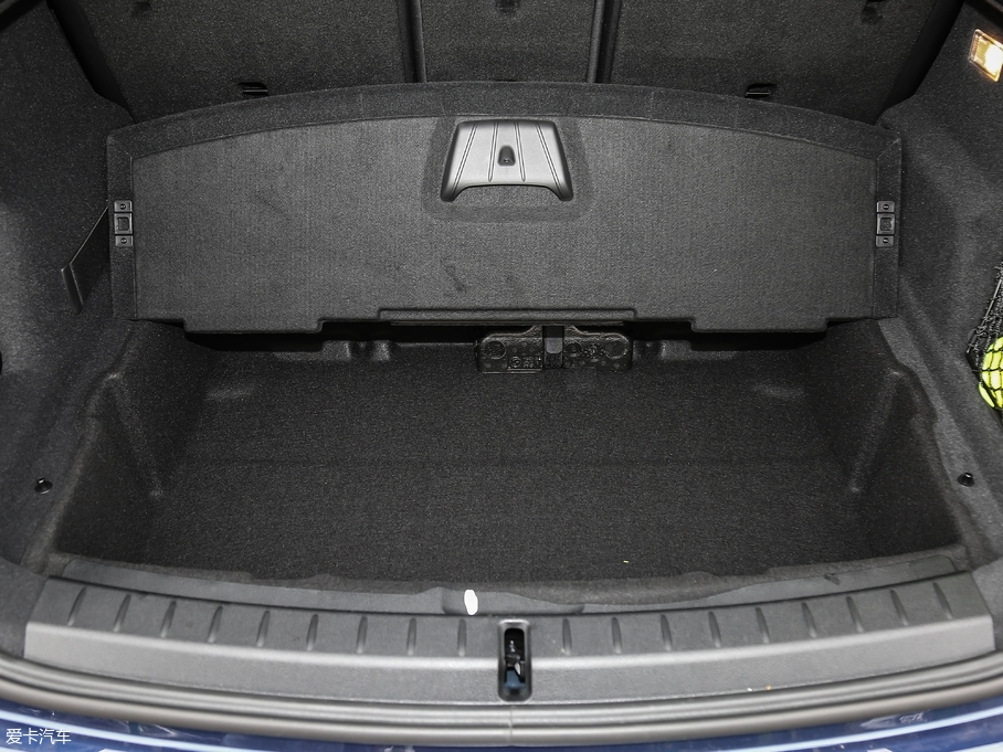 2018R2ϵ܇ 218i \b