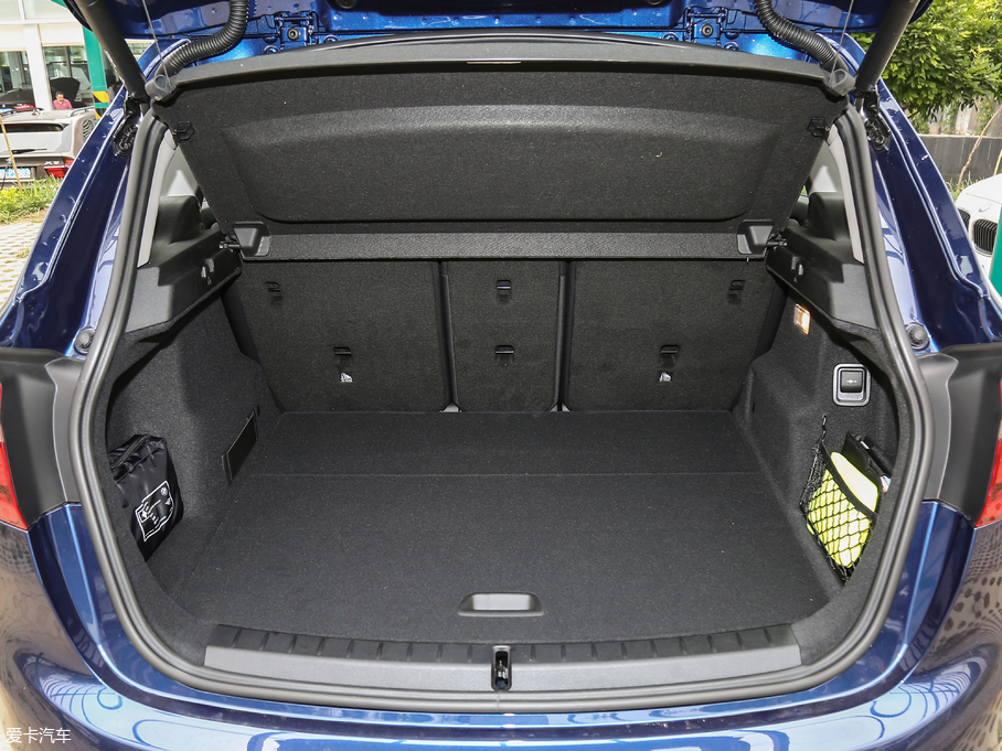 2018R2ϵ܇ 218i \b