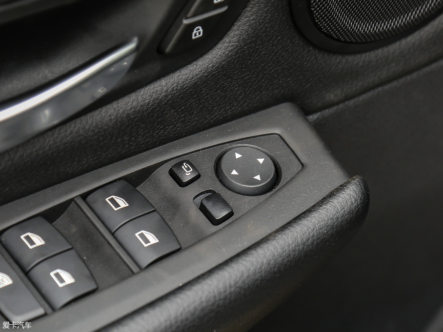 2018R2ϵ܇ 218i \b