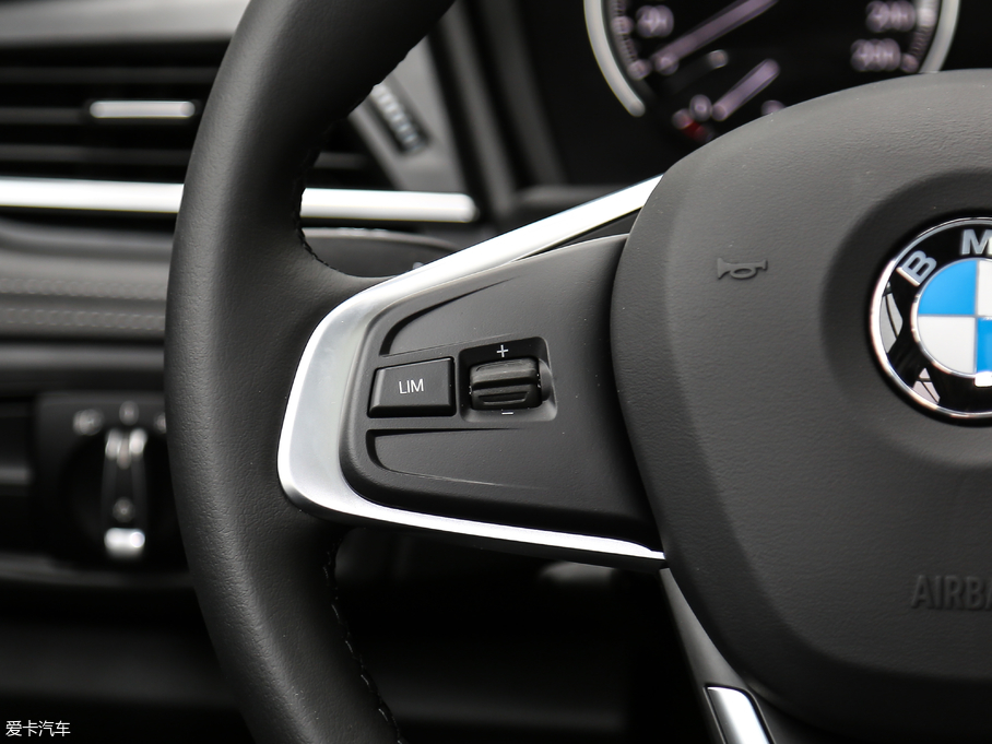 2018R2ϵ܇ 218i \b