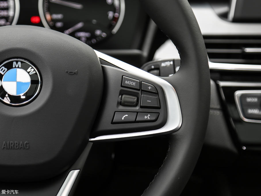 2018R2ϵ܇ 218i \b