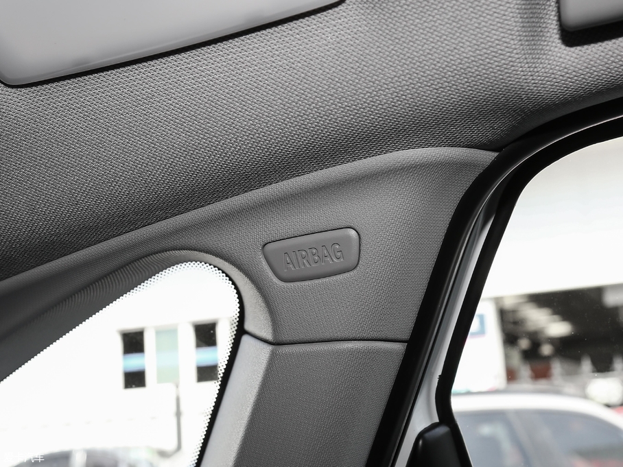 2018R2ϵ܇ 218i I