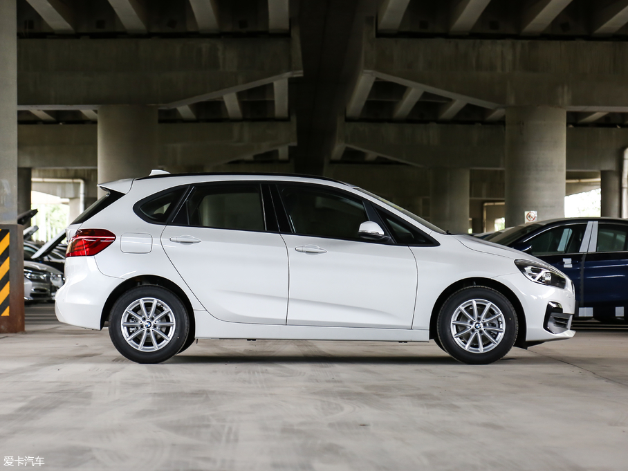 2018R2ϵ܇ 218i r(sh)