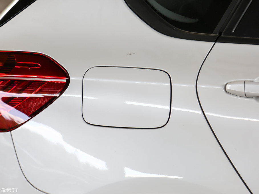 2018R2ϵ܇ 218i r(sh)