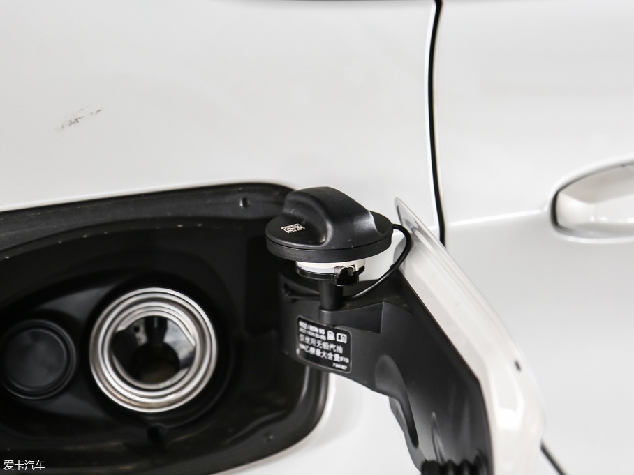 2018R2ϵ܇ 218i r(sh)