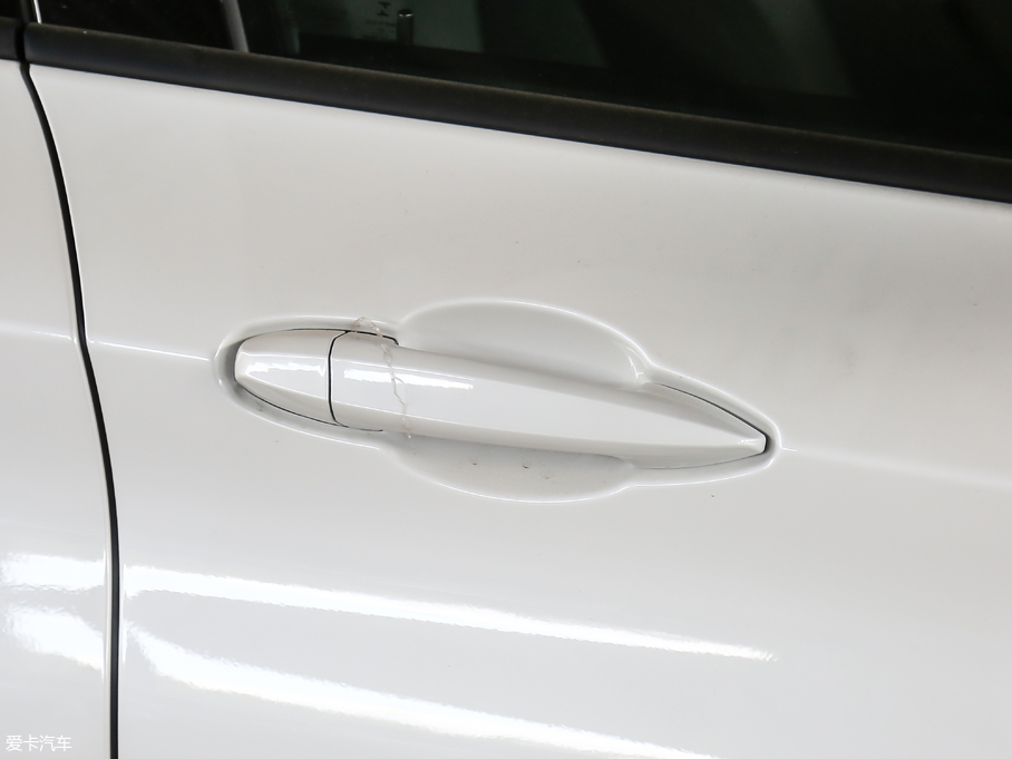 2018R2ϵ܇ 218i r