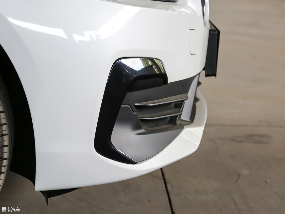 2018R2ϵ܇ 218i r