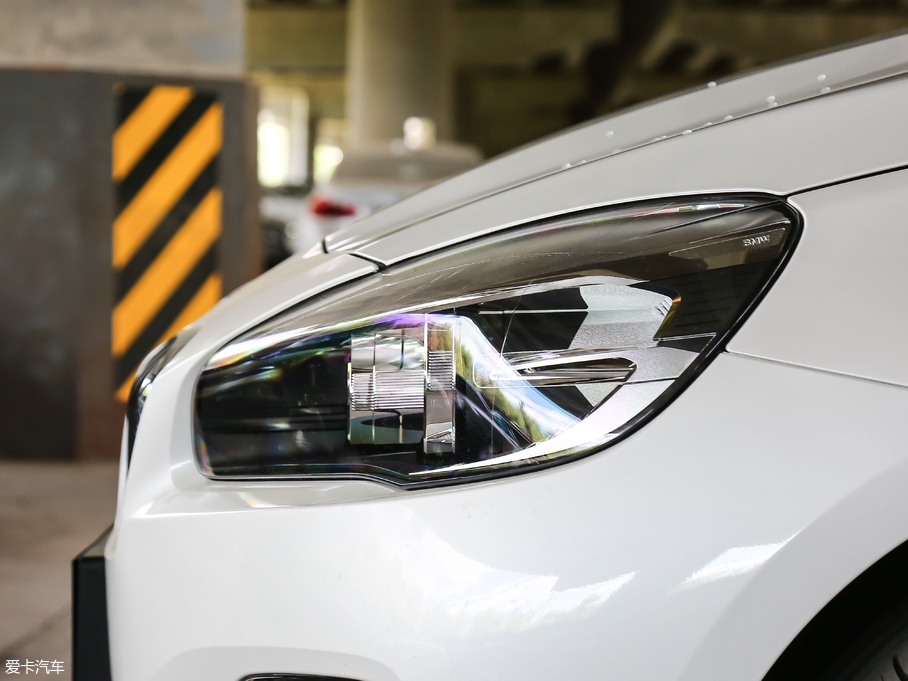 2018R2ϵ܇ 218i r