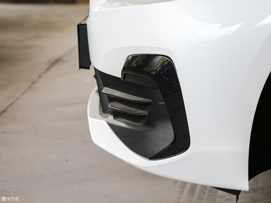 2018R2ϵ܇ 218i r