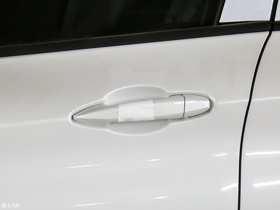 2018R2ϵ܇ 218i r