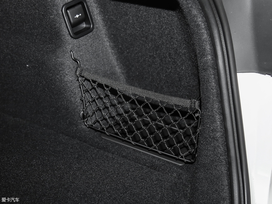 2018��R2ϵ����܇ 218i �r����