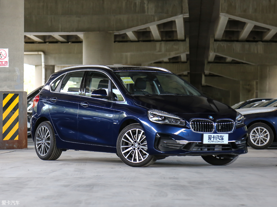 2018R2ϵ܇ 220i Ab