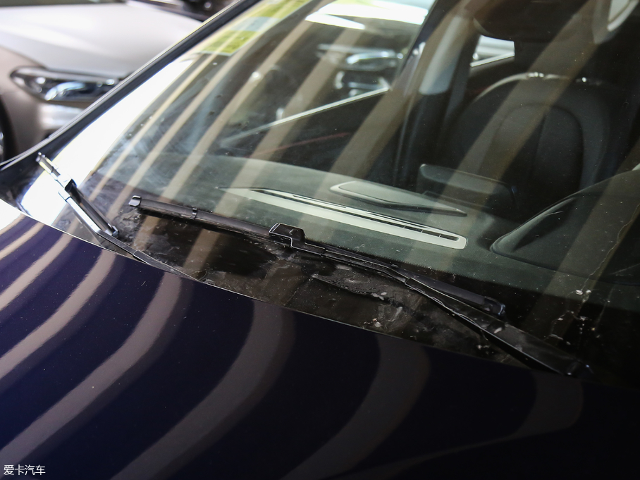 2018R2ϵ܇ 220i Ab