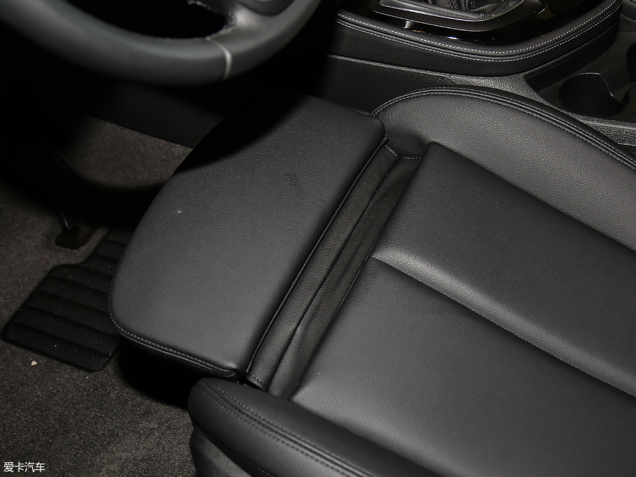 2018R2ϵ܇ 220i Ab