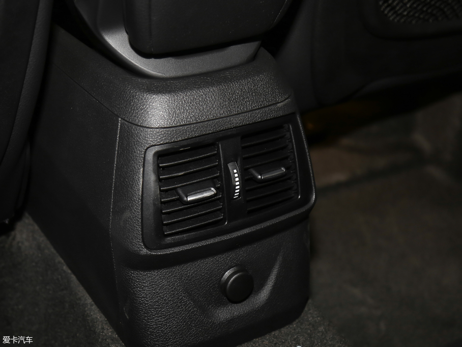 2018R2ϵ܇ 220i Ab