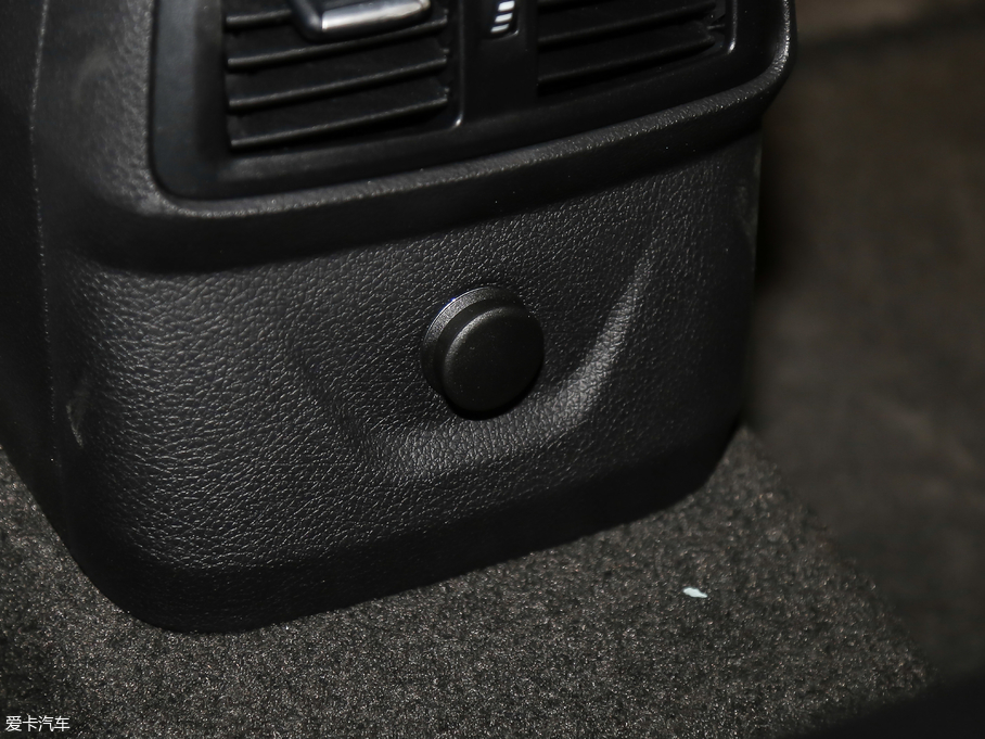 2018R2ϵ܇ 220i Ab