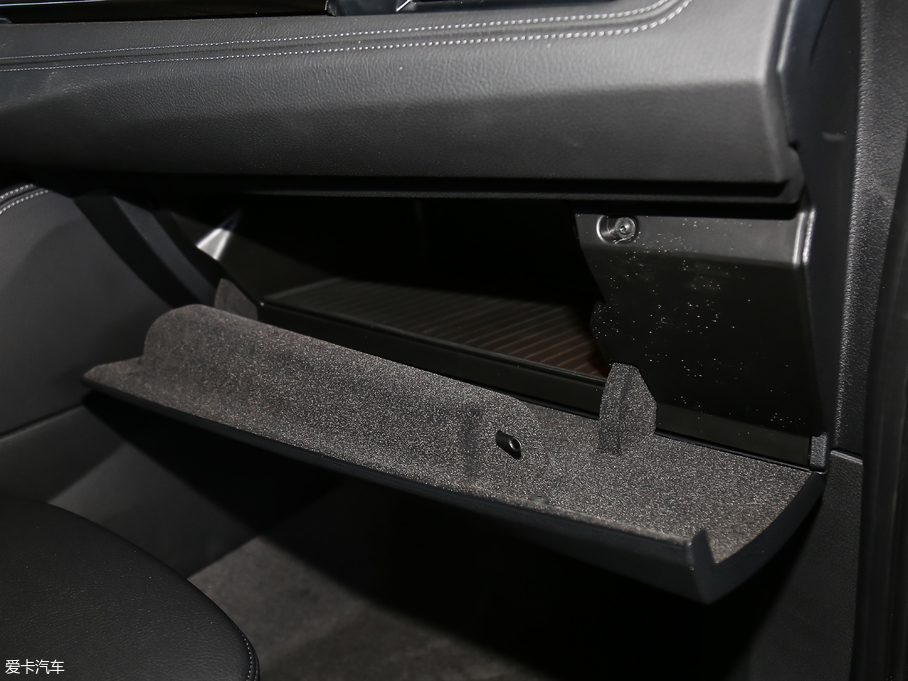 2018R2ϵ܇ 220i Ab