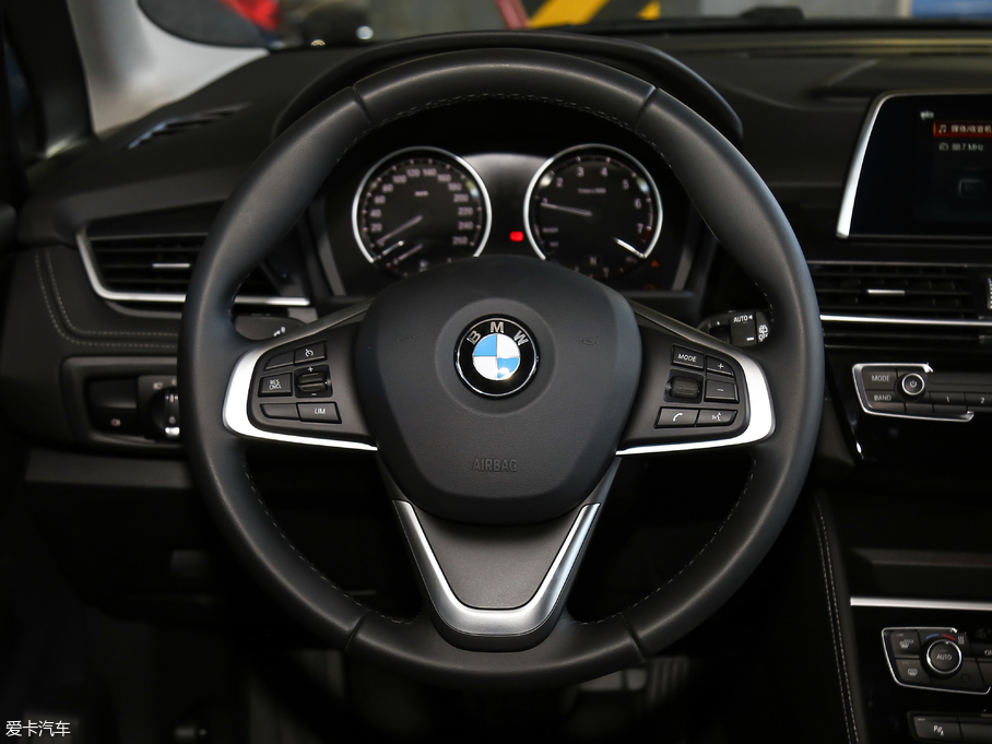 2018R2ϵ܇ 220i Ab