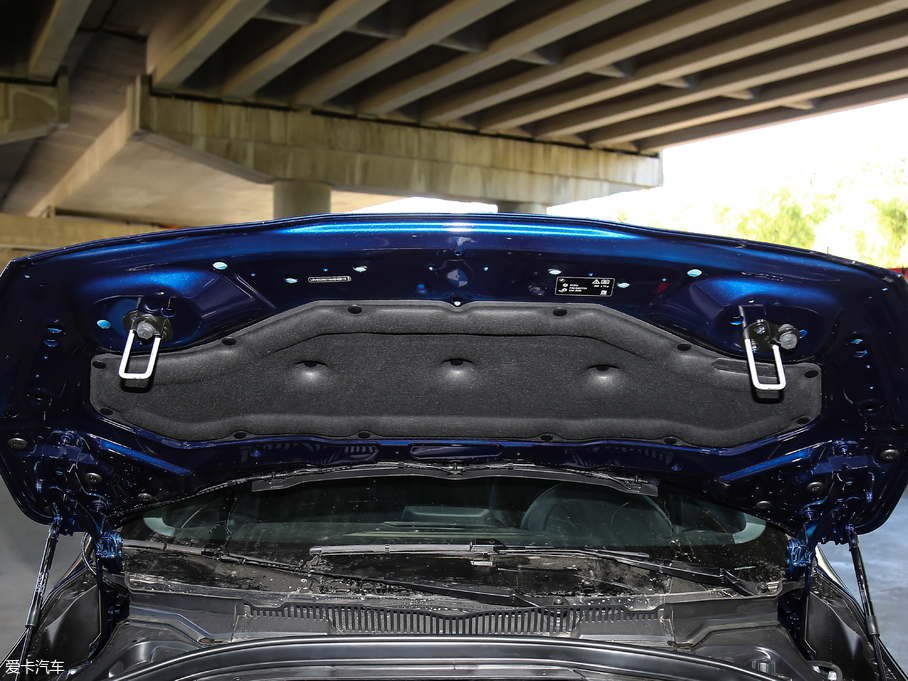 2018R2ϵ܇ 220i Ab