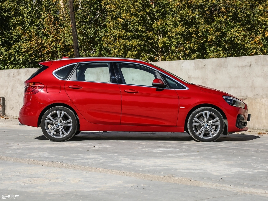 2018R2ϵ܇ 220i Ab