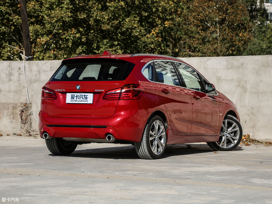 2018R2ϵ܇ 220i Ab