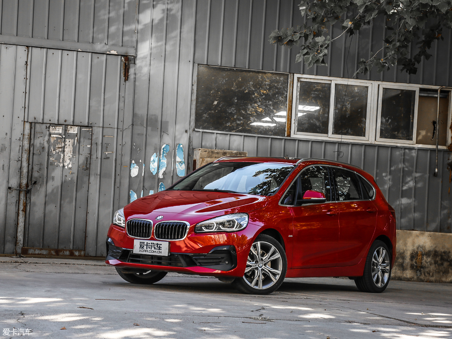 2018R2ϵ܇ 220i Ab