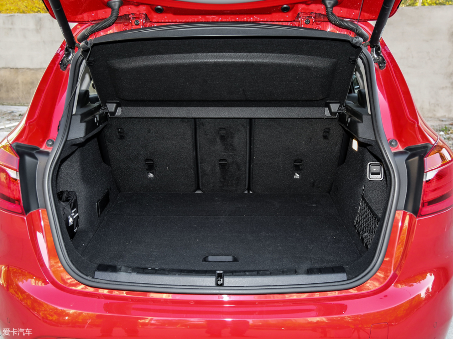 2018R2ϵ܇ 220i Ab