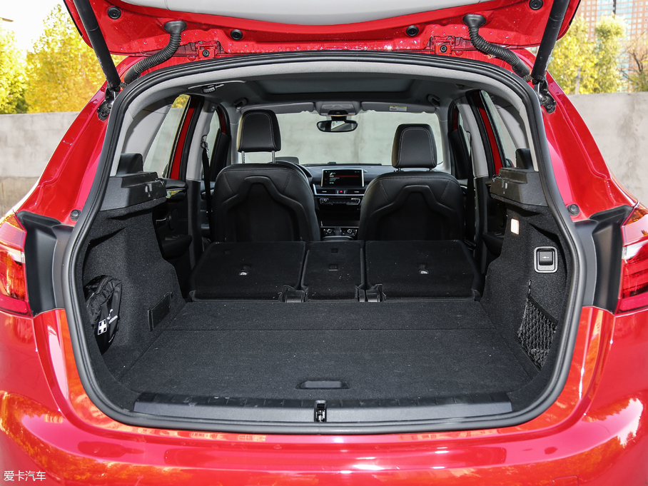 2018R2ϵ܇ 220i Ab