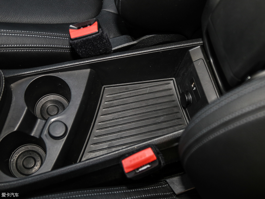 2018R2ϵ܇ 220i Ab