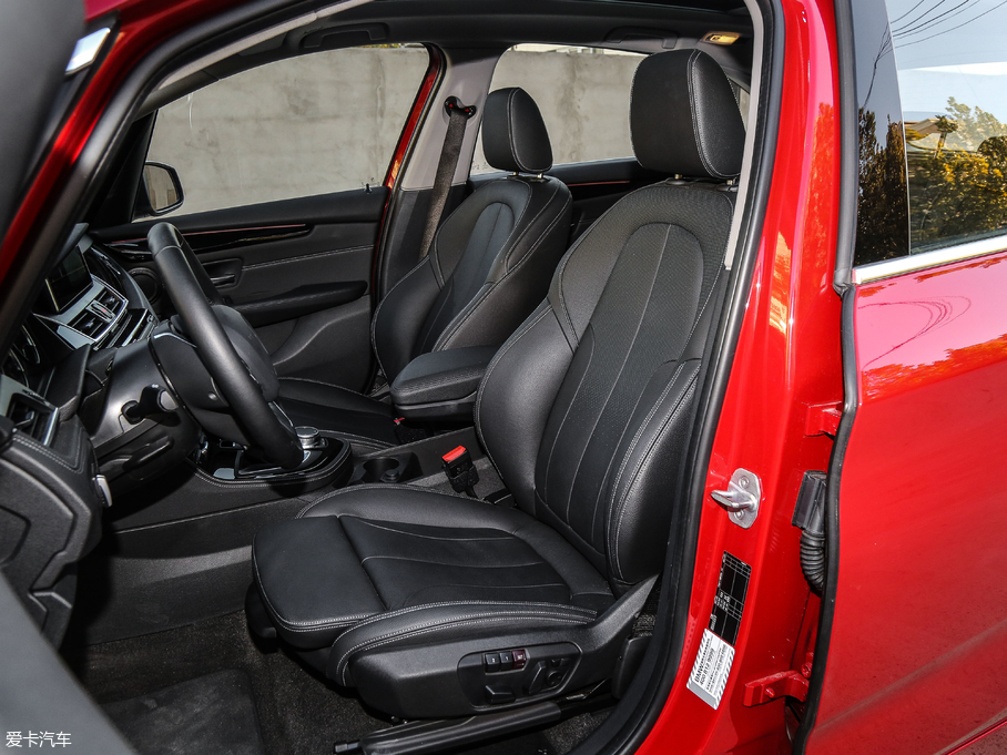 2018R2ϵ܇ 220i Ab