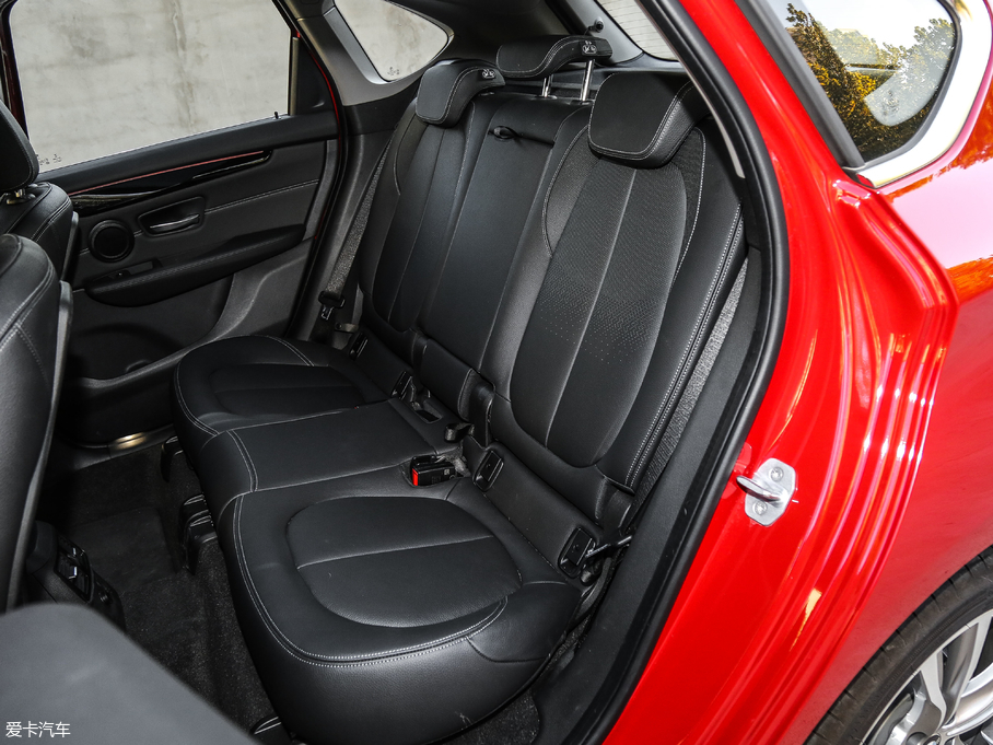 2018R2ϵ܇ 220i Ab