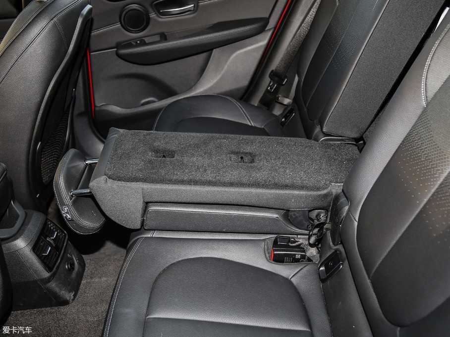 2018R2ϵ܇ 220i Ab