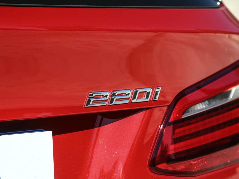 2018R2ϵ܇ 220i Ab