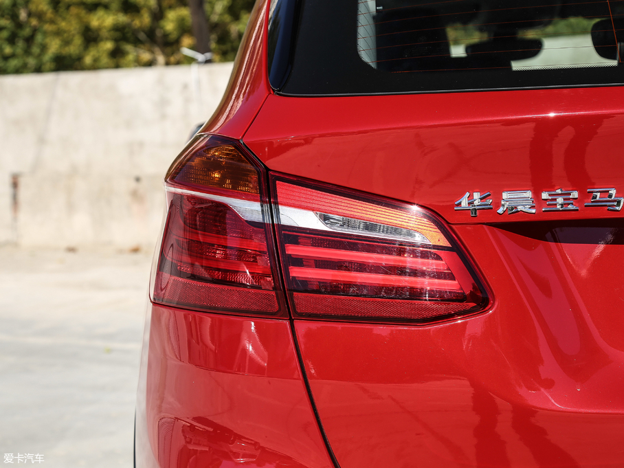 2018R2ϵ܇ 220i Ab