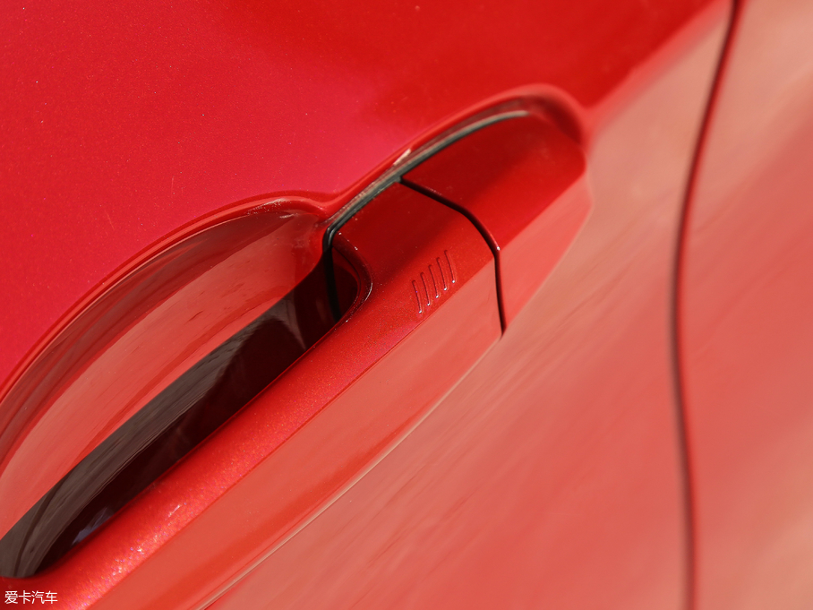 2018R2ϵ܇ 220i Ab