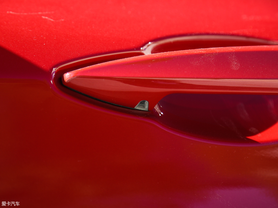 2018R2ϵ܇ 220i Ab