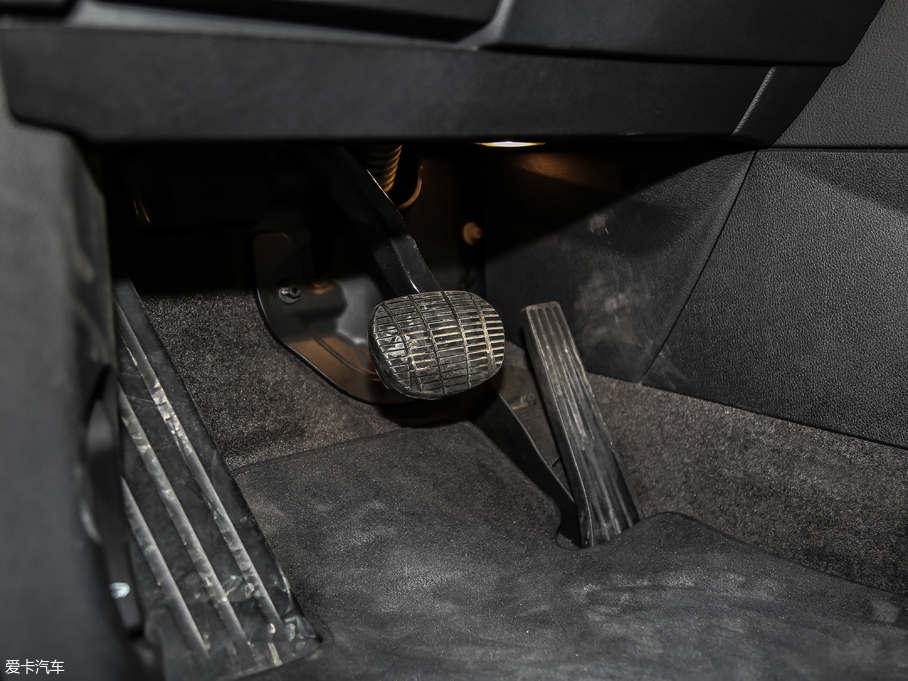 2018R2ϵ܇ 220i Ab