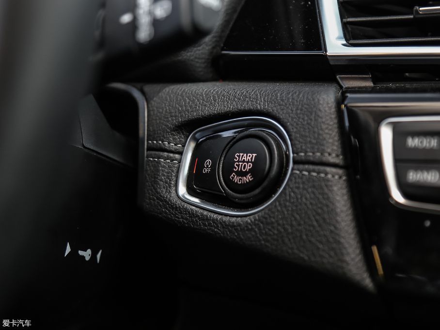 2018R2ϵ܇ 220i Ab