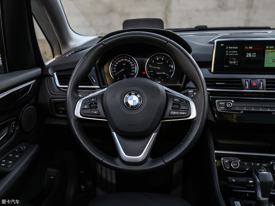 2018R2ϵ܇ 220i Ab