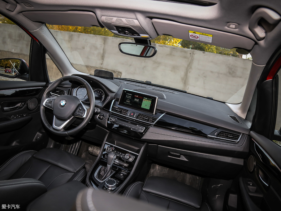 2018R2ϵ܇ 220i Ab